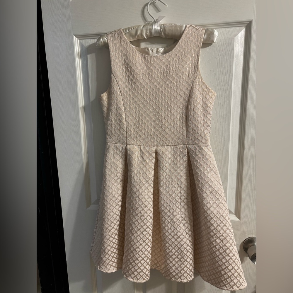 Elegant Cream Sleeveless Dress